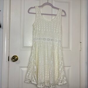 Sleeveless Floral Lace Dress in Cream